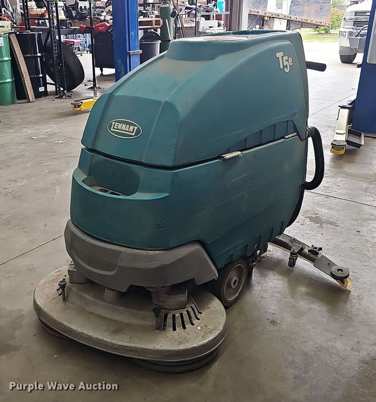 image for item DS4693 2015 Tenant T5e floor sweeper