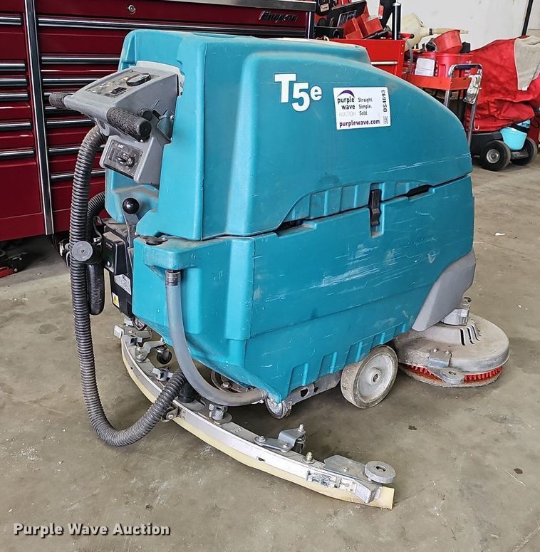 image for item DS4693 2015 Tenant T5e floor sweeper