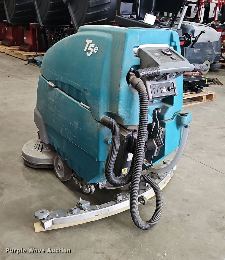 image for item DS4693 2015 Tenant T5e floor sweeper