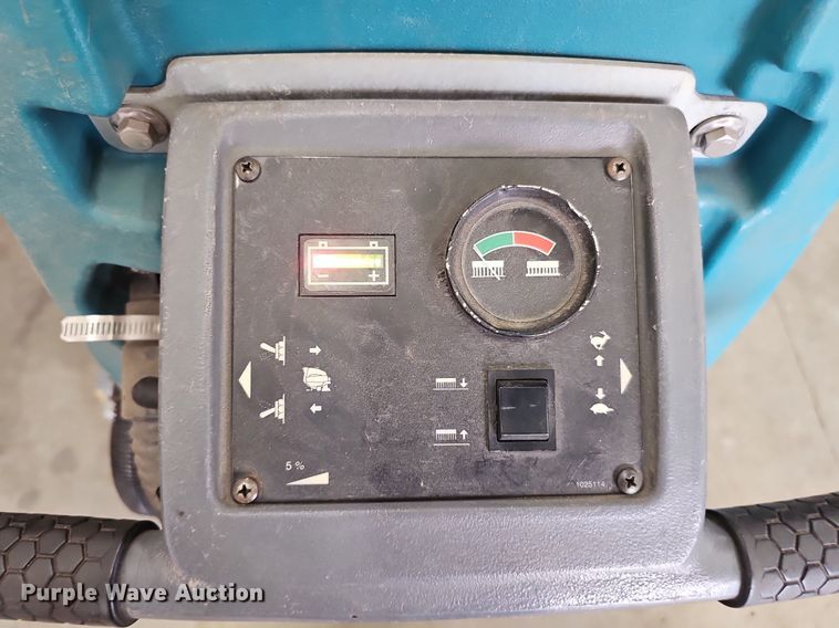 image for item DS4693 2015 Tenant T5e floor sweeper