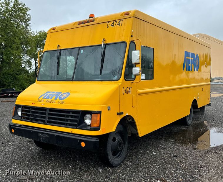 image for item DV5838 1995 Chevrolet  P30 delivery truck