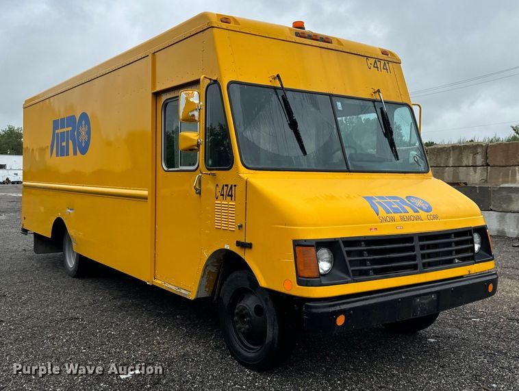 image for item DV5838 1995 Chevrolet  P30 delivery truck