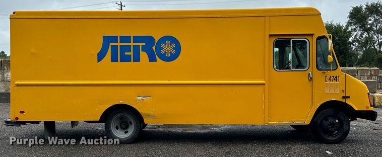 image for item DV5838 1995 Chevrolet  P30 delivery truck