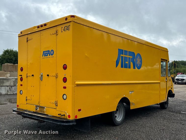 image for item DV5838 1995 Chevrolet  P30 delivery truck