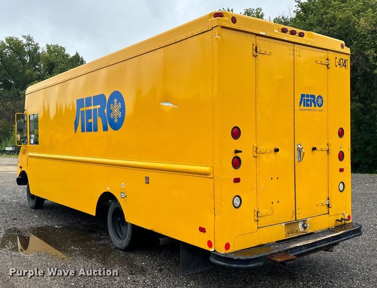 image for item DV5838 1995 Chevrolet  P30 delivery truck