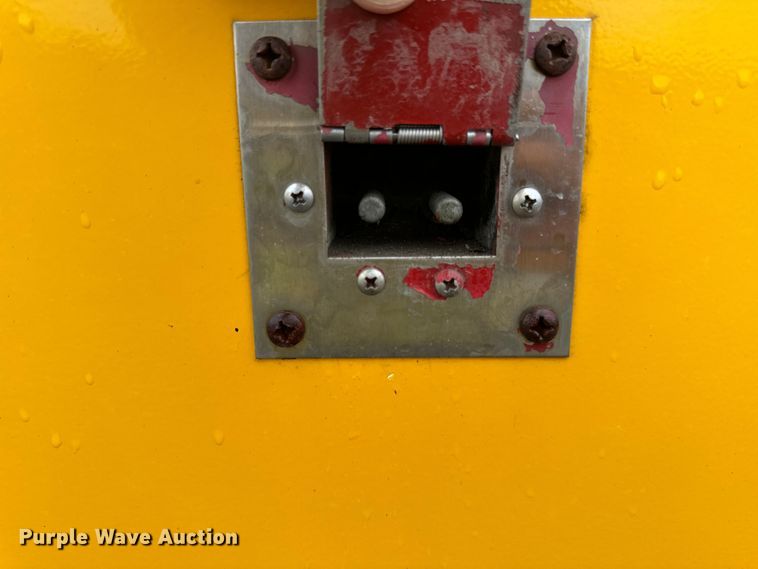 image for item DV5838 1995 Chevrolet  P30 delivery truck