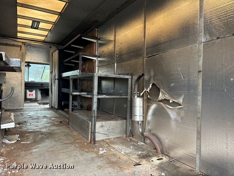 image for item DV5838 1995 Chevrolet  P30 delivery truck