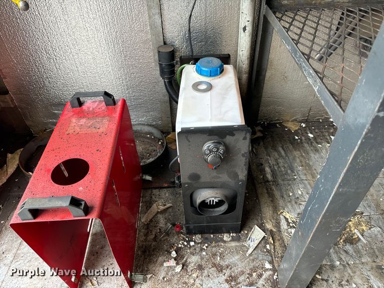 image for item DV5838 1995 Chevrolet  P30 delivery truck