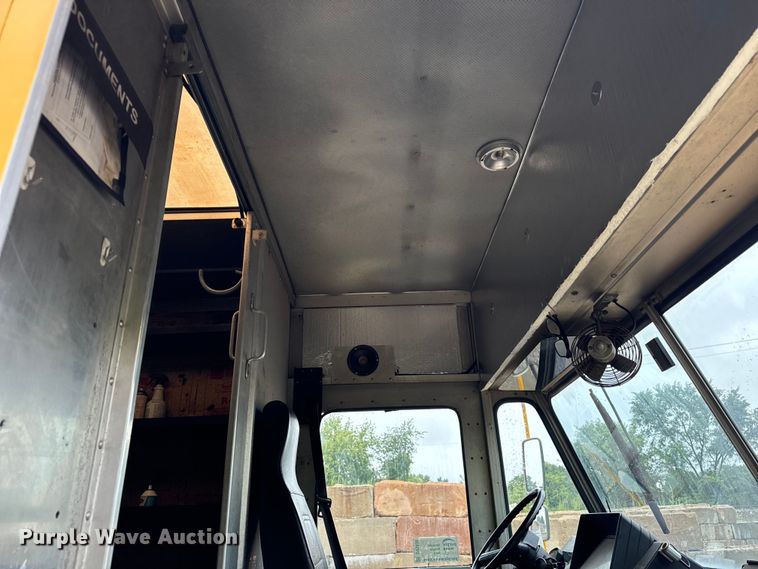 image for item DV5838 1995 Chevrolet  P30 delivery truck