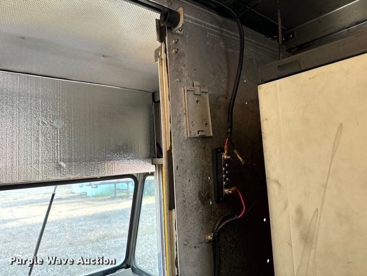 image for item DV5838 1995 Chevrolet  P30 delivery truck