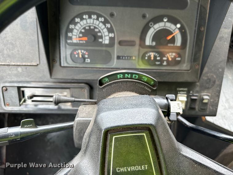 image for item DV5838 1995 Chevrolet  P30 delivery truck