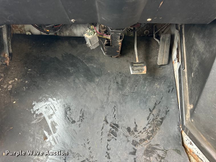 image for item DV5838 1995 Chevrolet  P30 delivery truck