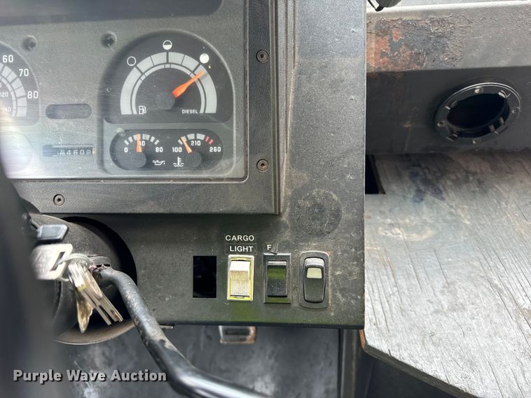 image for item DV5838 1995 Chevrolet  P30 delivery truck