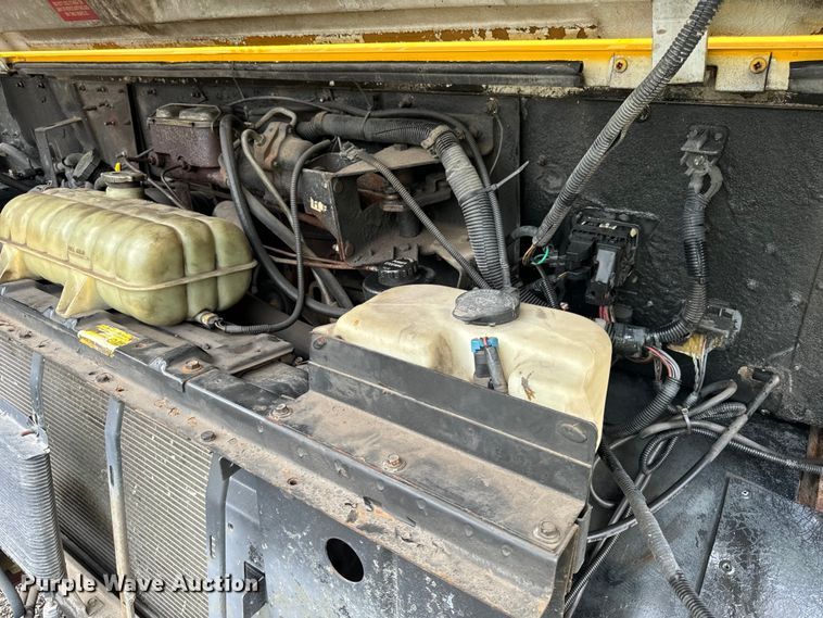 image for item DV5838 1995 Chevrolet  P30 delivery truck