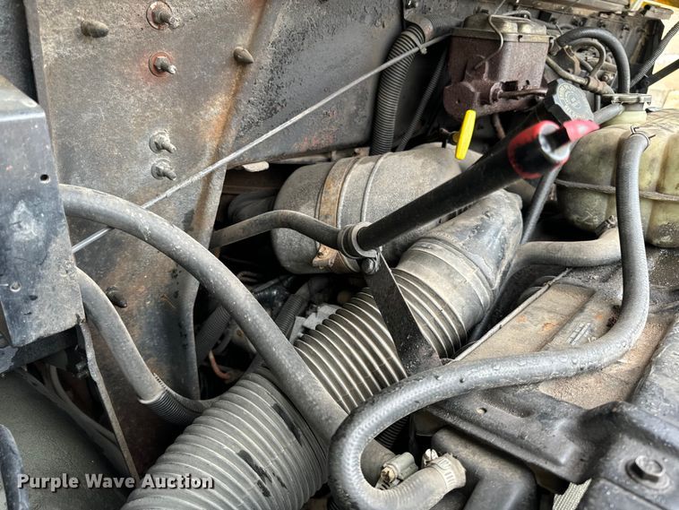 image for item DV5838 1995 Chevrolet  P30 delivery truck