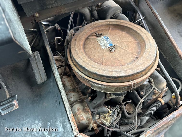 image for item DV5838 1995 Chevrolet  P30 delivery truck