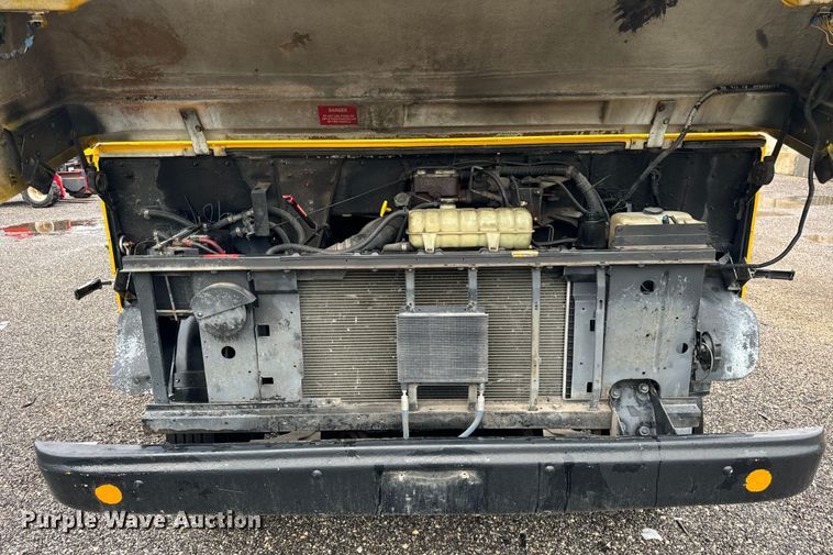 image for item DV5838 1995 Chevrolet  P30 delivery truck