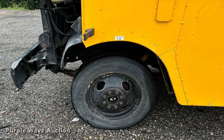 image for item DV5838 1995 Chevrolet  P30 delivery truck