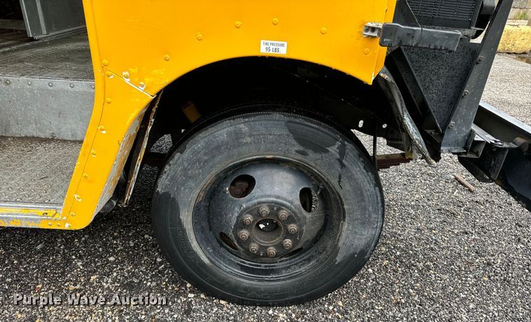 image for item DV5838 1995 Chevrolet  P30 delivery truck