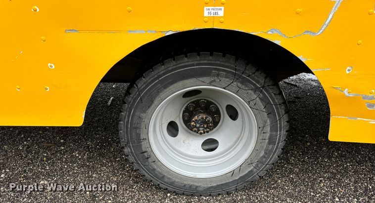 image for item DV5838 1995 Chevrolet  P30 delivery truck