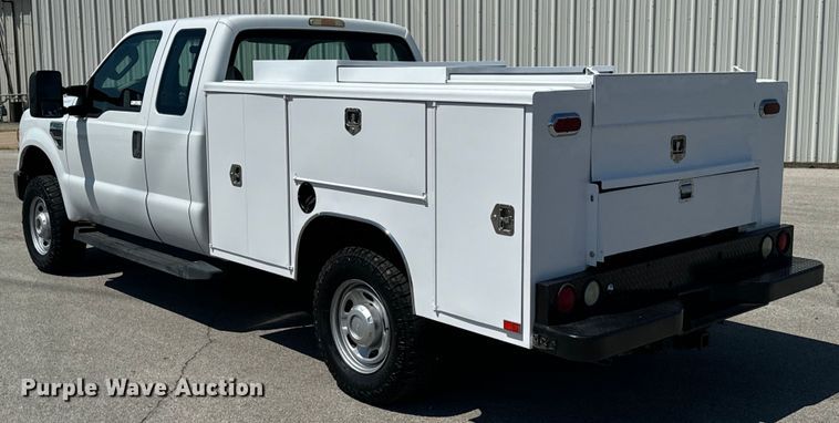 image for item DX1026 2009 Ford F250 Super Duty XL SuperCab utility bed pickup truck