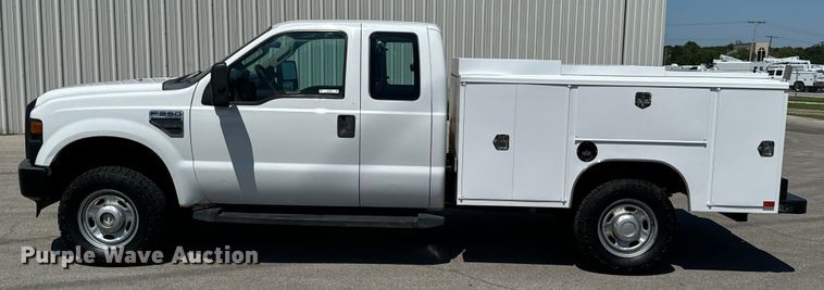 image for item DX1026 2009 Ford F250 Super Duty XL SuperCab utility bed pickup truck