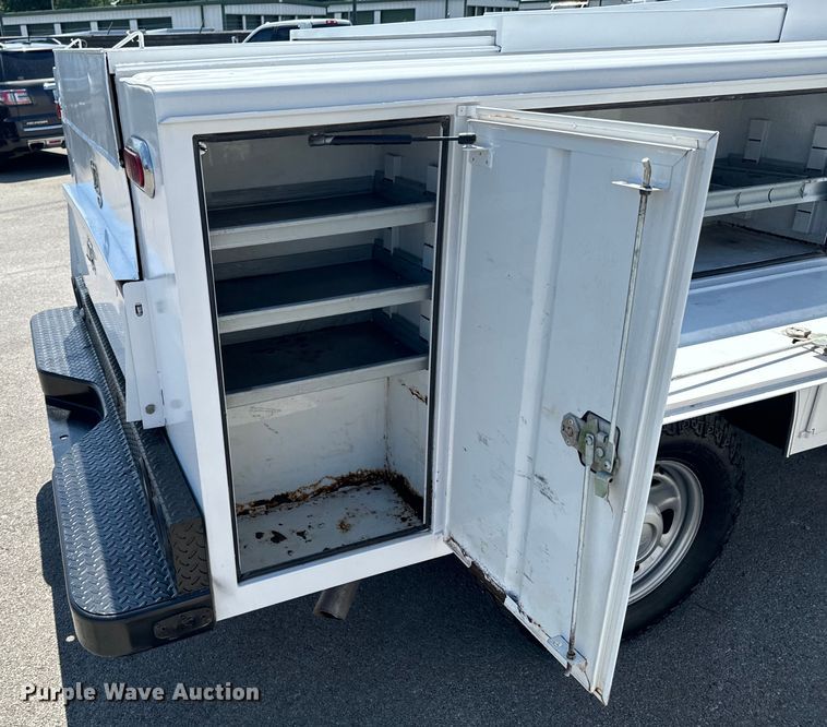 image for item DX1026 2009 Ford F250 Super Duty XL SuperCab utility bed pickup truck