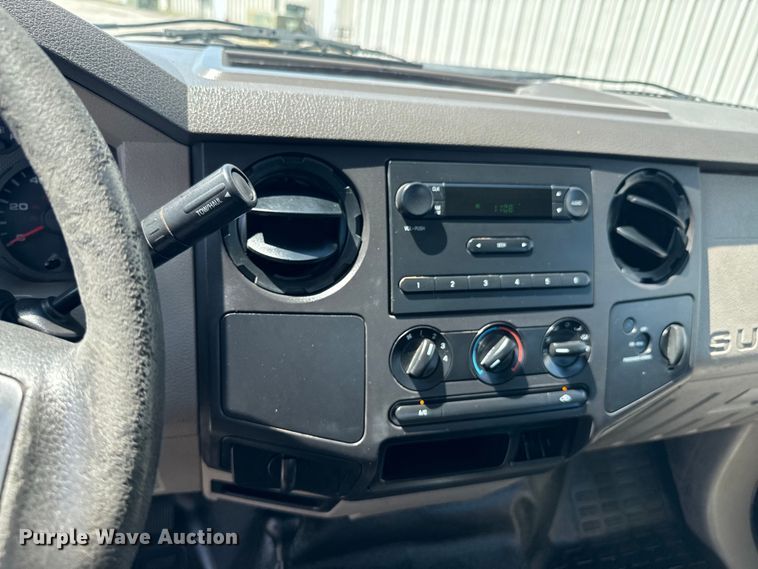 image for item DX1026 2009 Ford F250 Super Duty XL SuperCab utility bed pickup truck