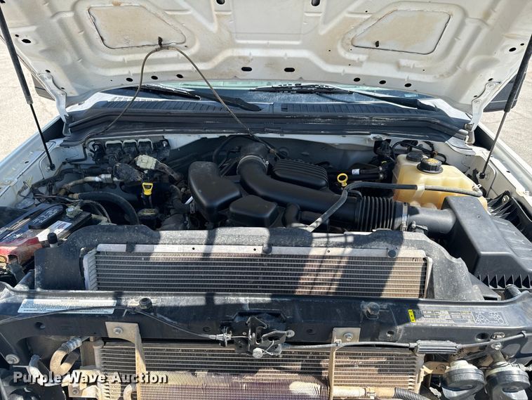 image for item DX1026 2009 Ford F250 Super Duty XL SuperCab utility bed pickup truck