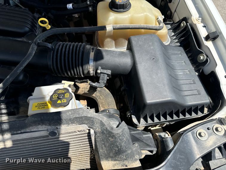 image for item DX1026 2009 Ford F250 Super Duty XL SuperCab utility bed pickup truck