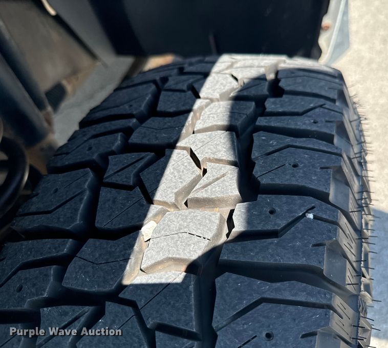 image for item DX1026 2009 Ford F250 Super Duty XL SuperCab utility bed pickup truck