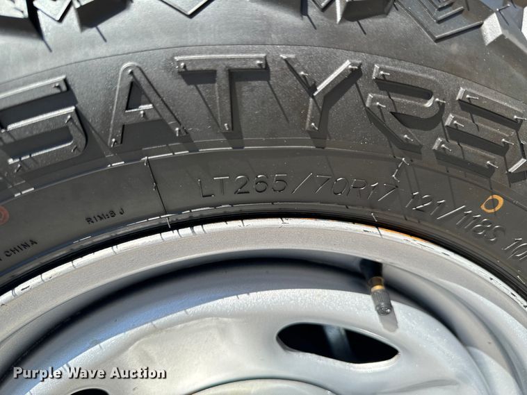 image for item DX1026 2009 Ford F250 Super Duty XL SuperCab utility bed pickup truck