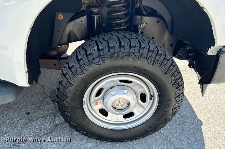 image for item DX1026 2009 Ford F250 Super Duty XL SuperCab utility bed pickup truck