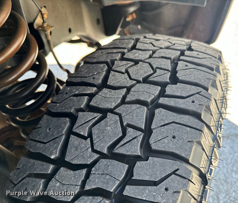 image for item DX1026 2009 Ford F250 Super Duty XL SuperCab utility bed pickup truck