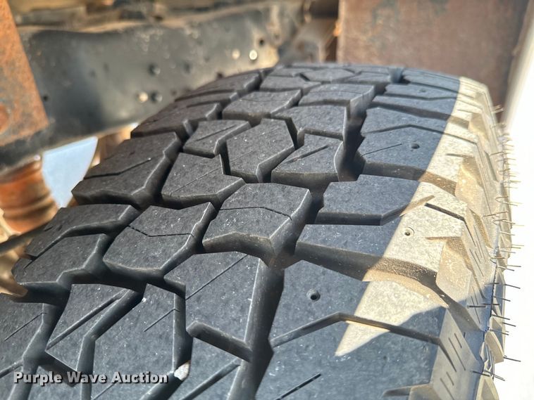 image for item DX1026 2009 Ford F250 Super Duty XL SuperCab utility bed pickup truck