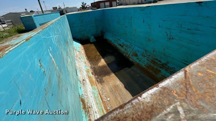 image for item DX1040 Roll-off dumpster