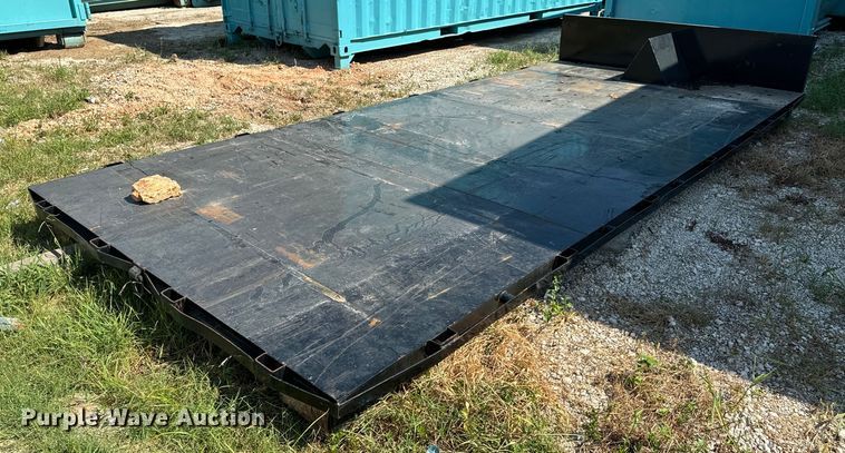 image for item DX1045 Roll-off flatbed