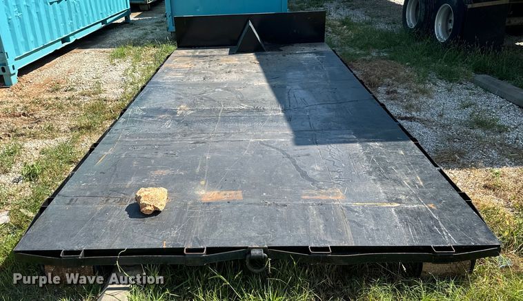 image for item DX1045 Roll-off flatbed