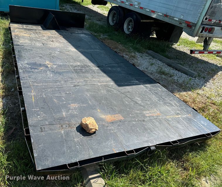 image for item DX1045 Roll-off flatbed