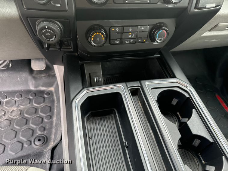 image for item DX3553 2019 Ford F150 XL SuperCrew pickup truck