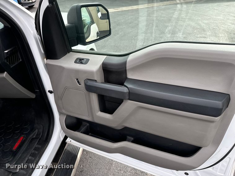 image for item DX3553 2019 Ford F150 XL SuperCrew pickup truck