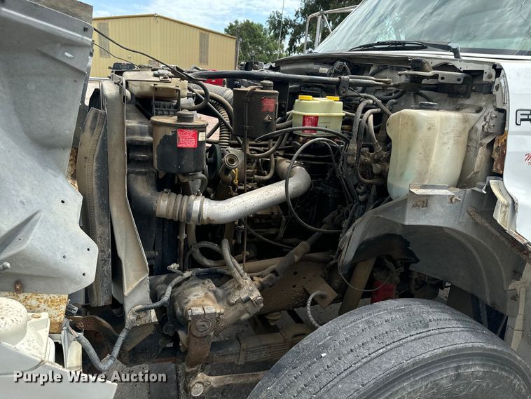 image for item EE7476 1999 Ford F800 flatbed truck