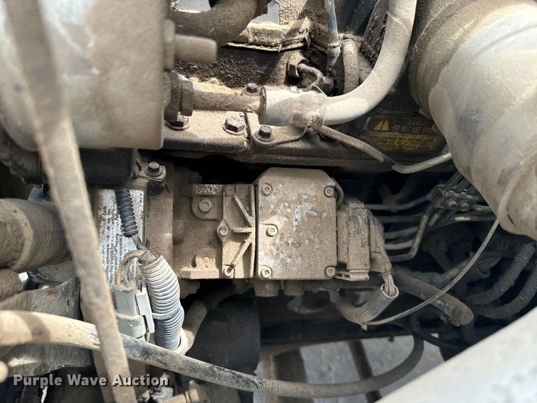 image for item EE7476 1999 Ford F800 flatbed truck