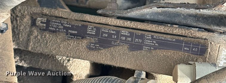 image for item EE7476 1999 Ford F800 flatbed truck