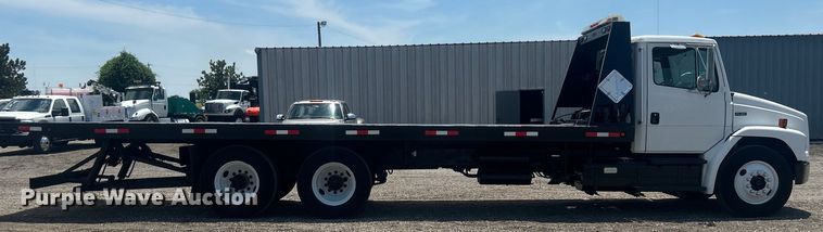 image for item EG0767 2003 Freightliner  Business Class M2 rollback truck