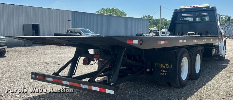 image for item EG0767 2003 Freightliner  Business Class M2 rollback truck