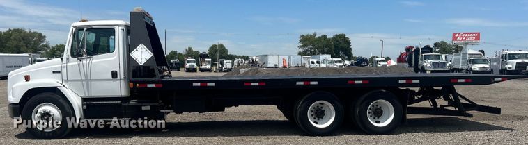 image for item EG0767 2003 Freightliner  Business Class M2 rollback truck