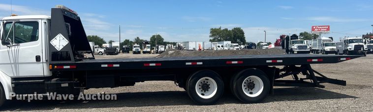 image for item EG0767 2003 Freightliner  Business Class M2 rollback truck