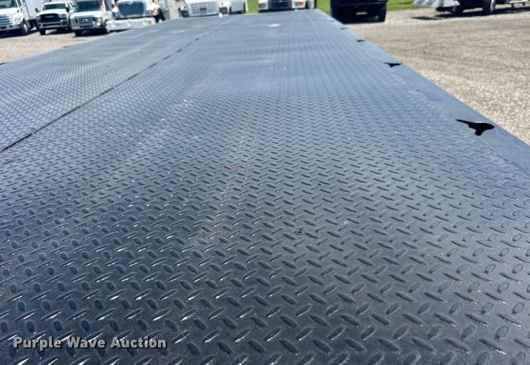 image for item EG0767 2003 Freightliner  Business Class M2 rollback truck