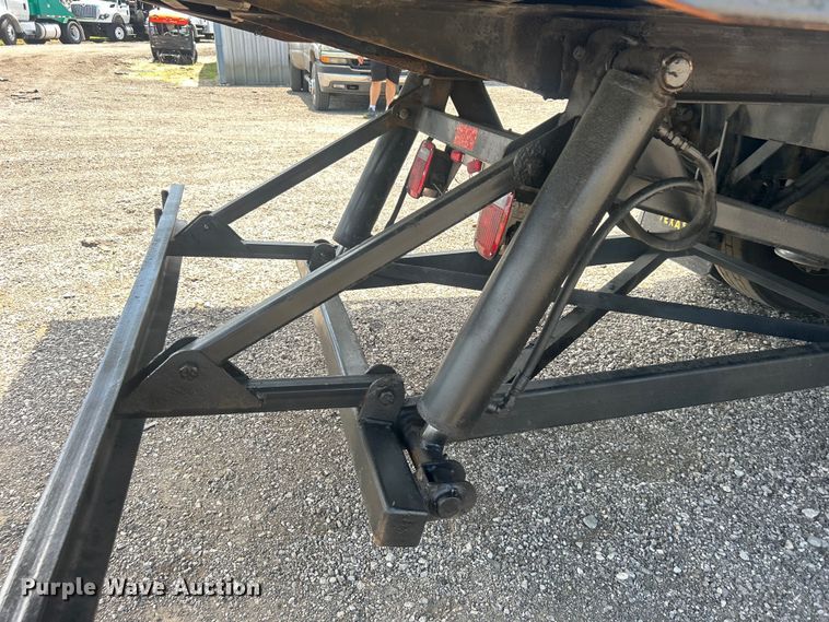 image for item EG0767 2003 Freightliner  Business Class M2 rollback truck